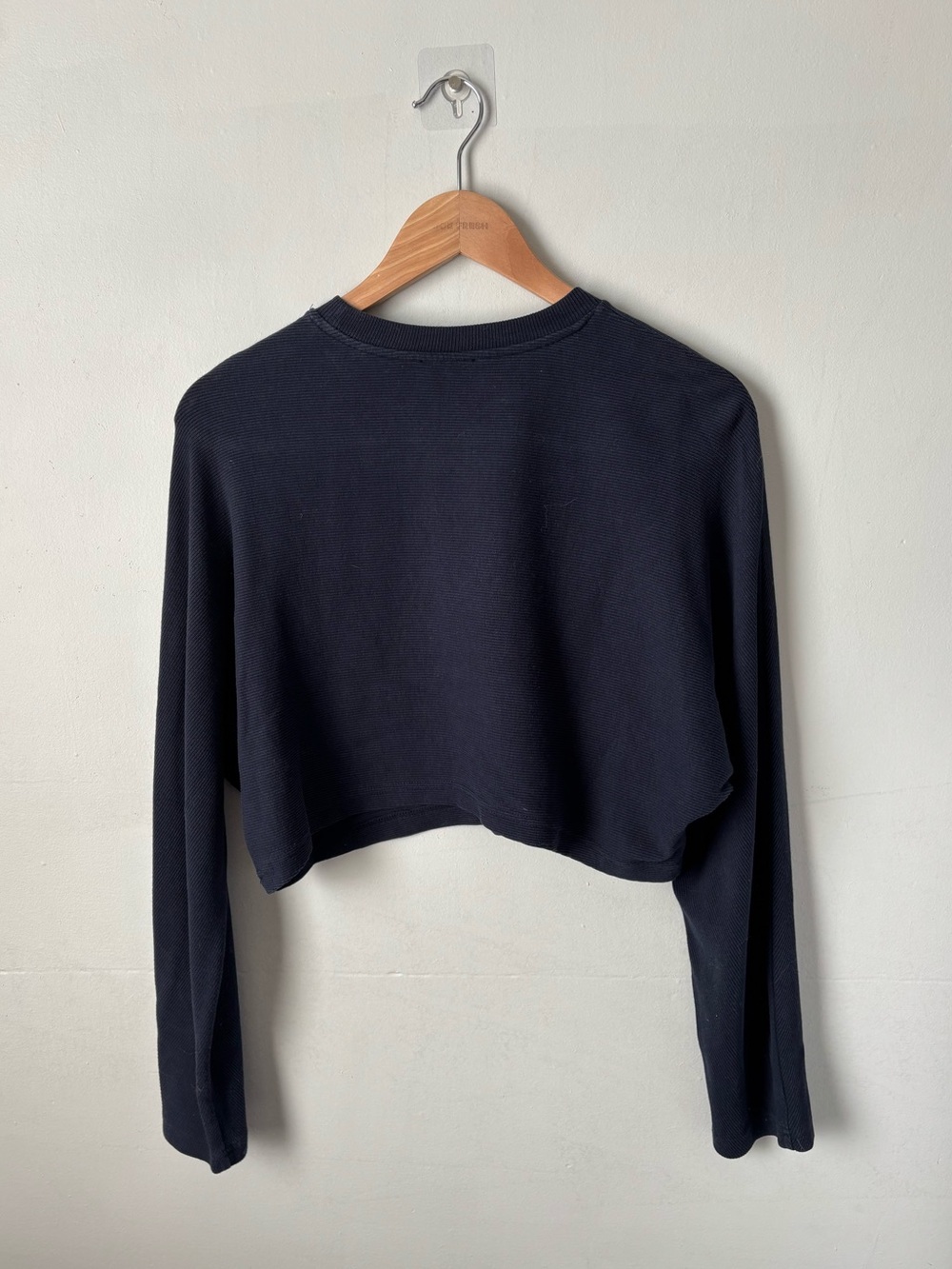 Dynamite Women’s Size XS Navy Blue Ribbed Long Sleeve Crop Top Essential Vibe - Picture 2 of 3